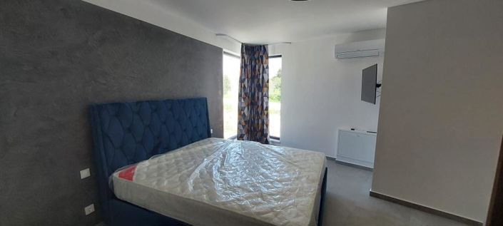 Image No.16-2 Bed Property for sale