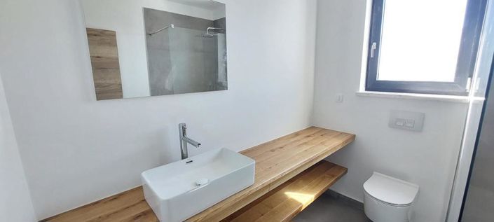 Image No.17-2 Bed Property for sale