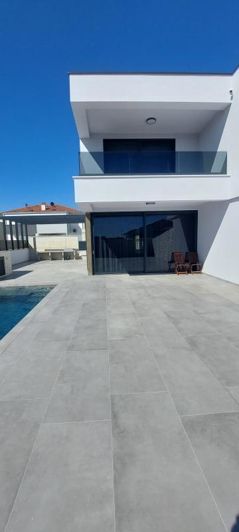 Image No.20-2 Bed Property for sale