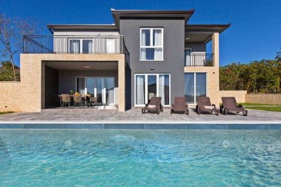 1 - Labin, Property