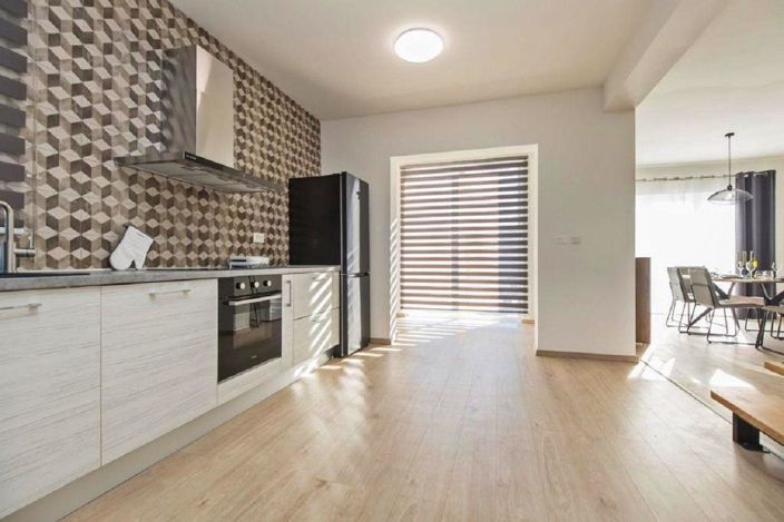 Image No.14-3 Bed Property for sale