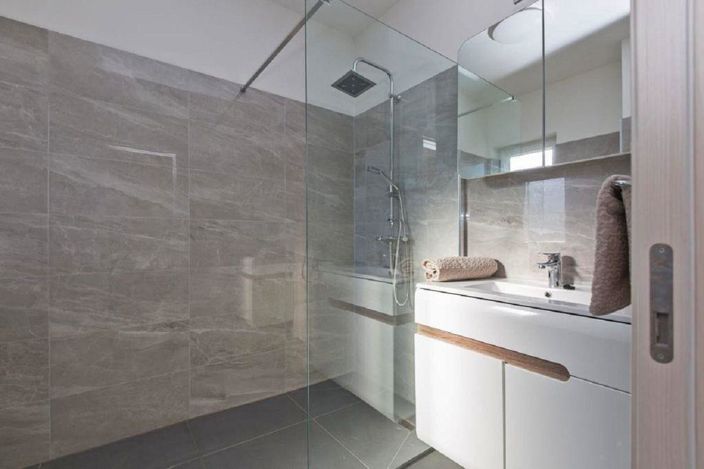 Image No.24-3 Bed Property for sale