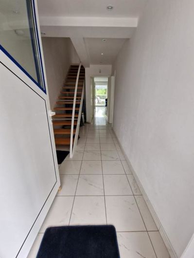 Image No.6-6 Bed Property for sale