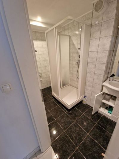 Image No.8-6 Bed Property for sale