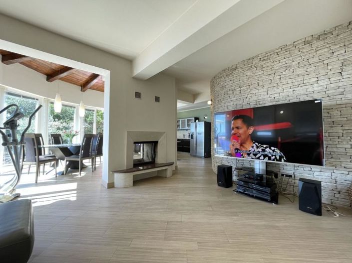 Image No.5-7 Bed Property for sale