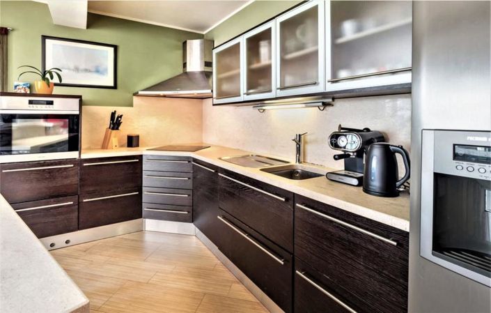 Image No.6-7 Bed Property for sale