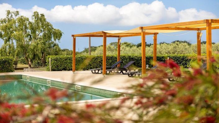 Image No.15-13 Bed Property for sale