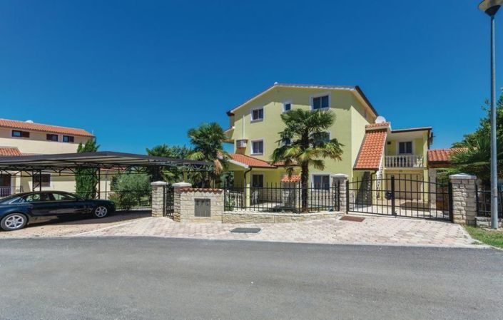 Image No.7-7 Bed Property for sale