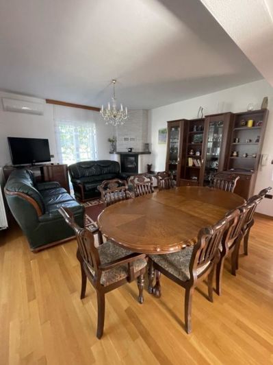 Image No.18-5 Bed Property for sale