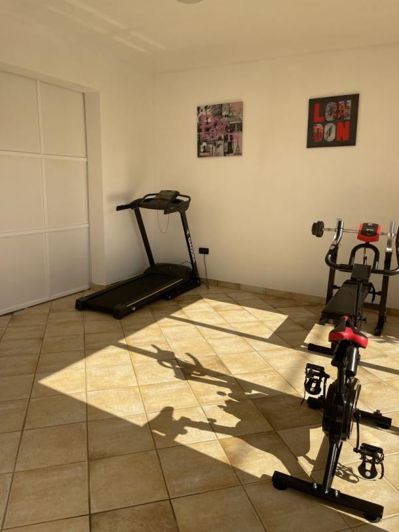 Image No.19-5 Bed Property for sale