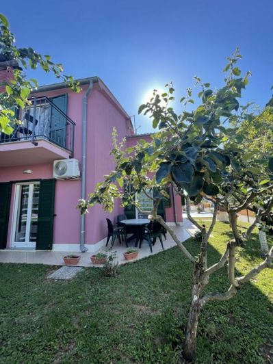 Image No.4-5 Bed Property for sale