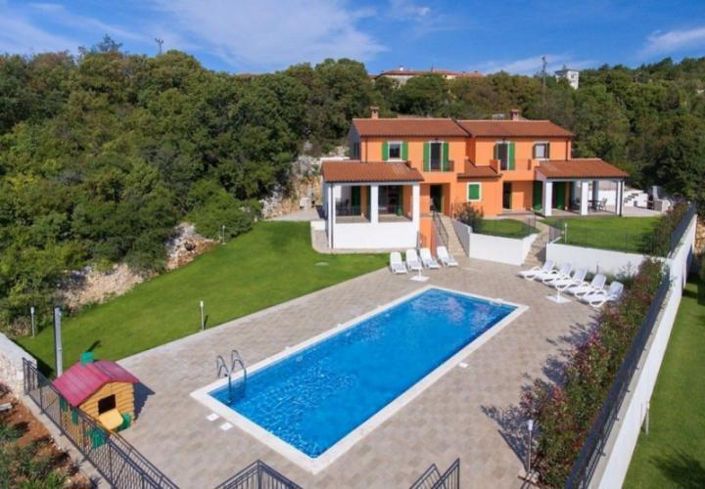 Image No.1-4 Bed Property for sale