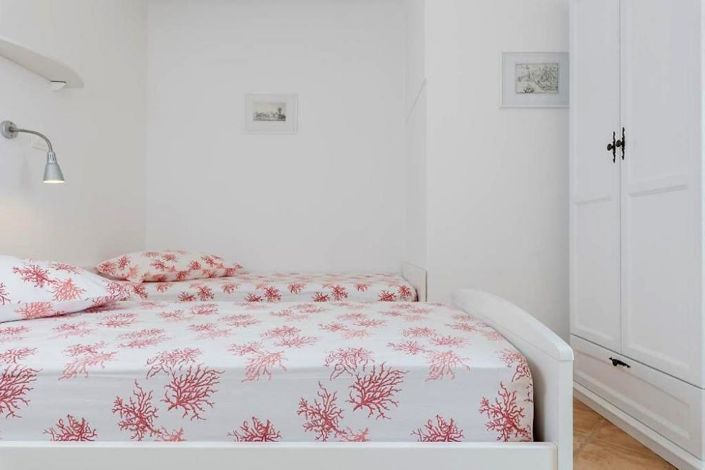 Image No.11-4 Bed Property for sale