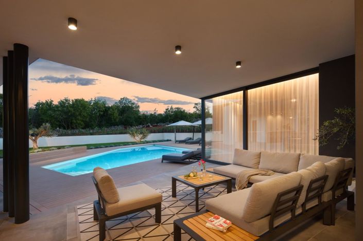 Image No.11-4 Bed Property for sale