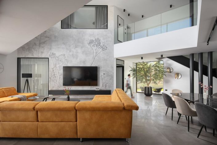 Image No.17-4 Bed Property for sale