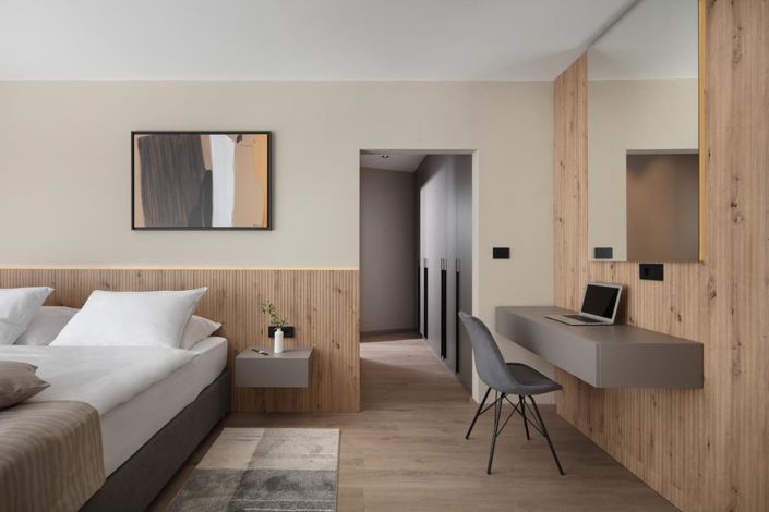 Image No.19-4 Bed Property for sale