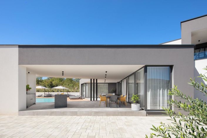 Image No.3-4 Bed Property for sale