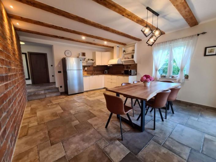 Image No.10-4 Bed Property for sale