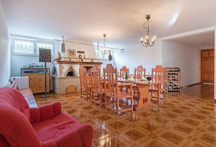 Image No.23-Propriété de 8 chambres à vendre à Vodnjan
