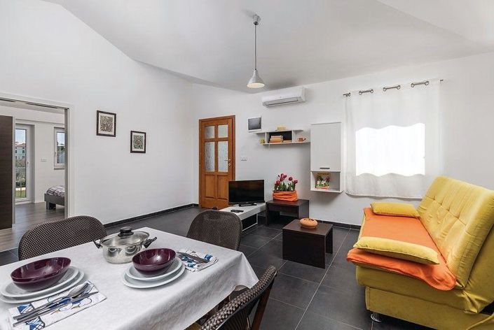 Image No.6-Propriété de 8 chambres à vendre à Vodnjan