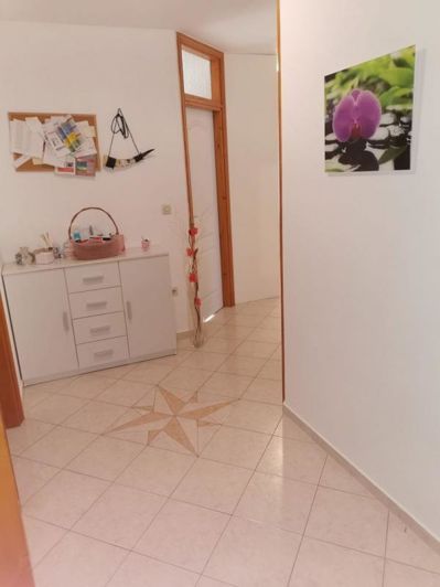 Image No.17-7 Bed Property for sale