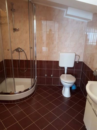 Image No.18-7 Bed Property for sale