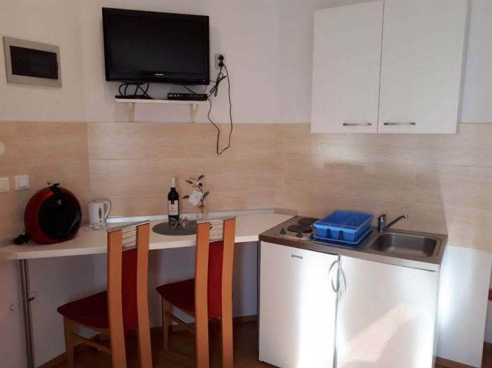 Image No.20-7 Bed Property for sale