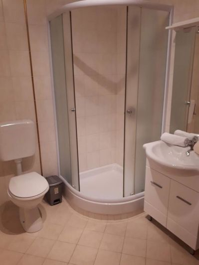 Image No.21-7 Bed Property for sale