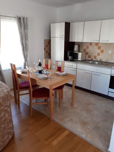 Image No.24-7 Bed Property for sale