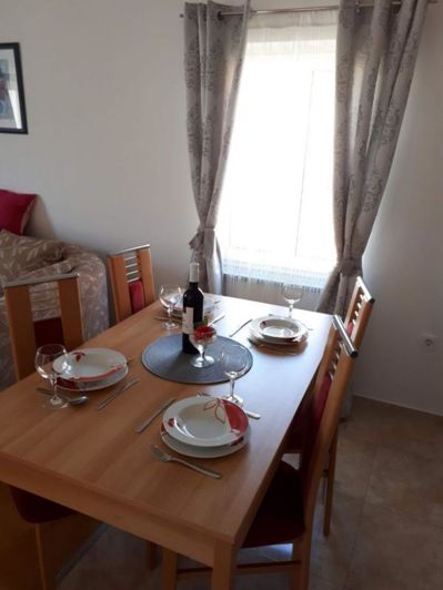 Image No.25-7 Bed Property for sale