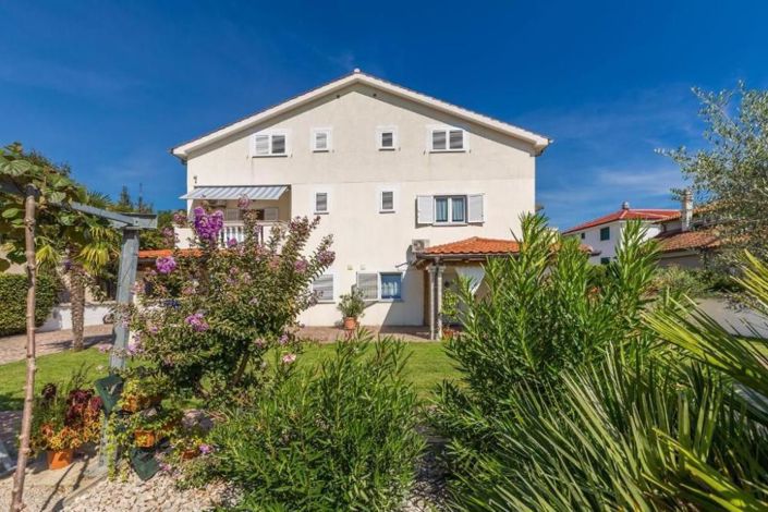 Image No.24-13 Bed Property for sale