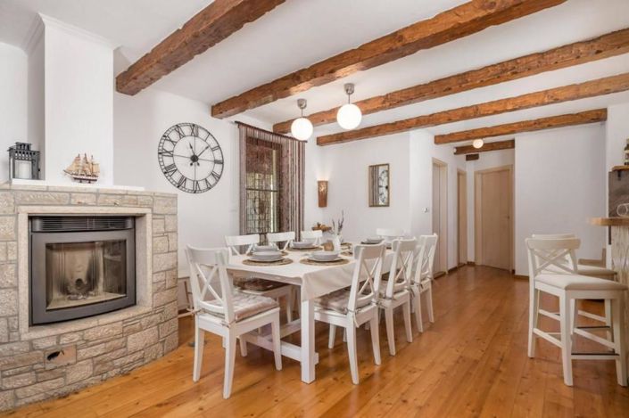 Image No.19-3 Bed Property for sale