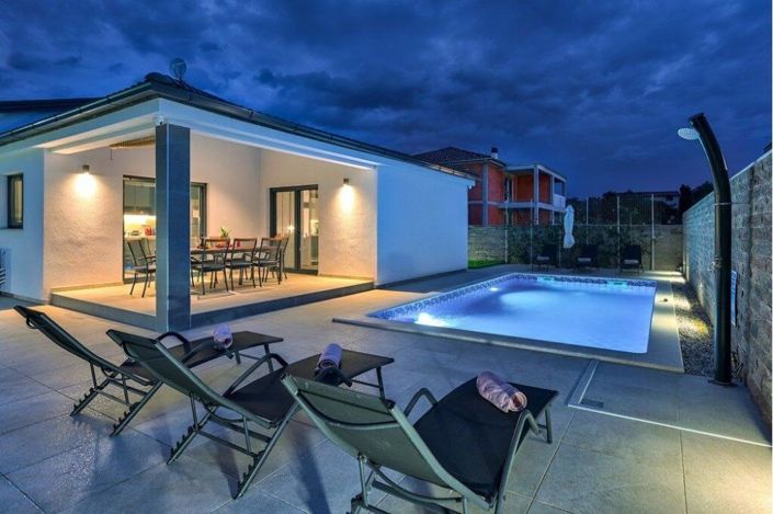 Image No.1-3 Bed Property for sale