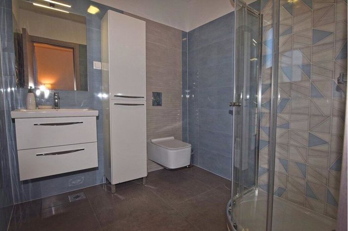 Image No.12-3 Bed Property for sale