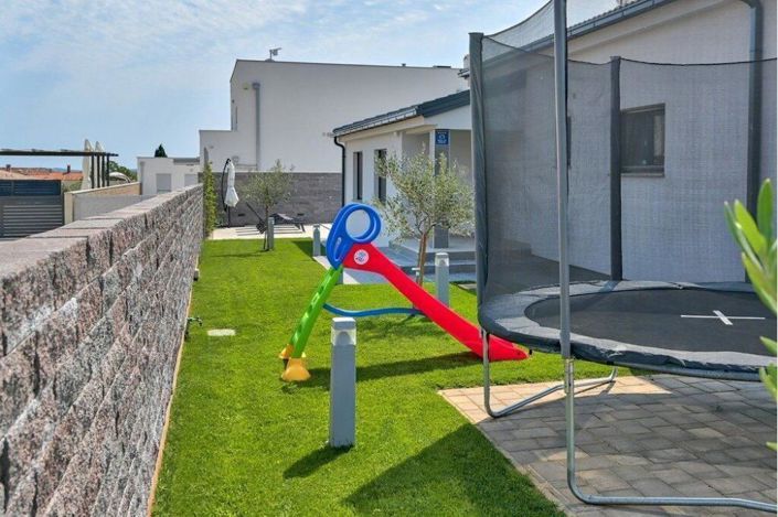 Image No.22-3 Bed Property for sale