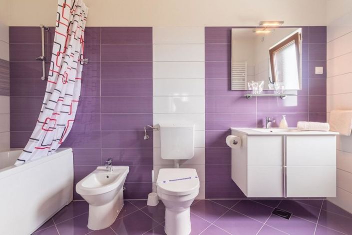 Image No.16-5 Bed Property for sale