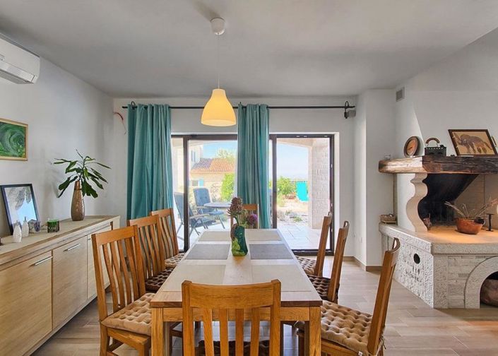 Image No.12-3 Bed Property for sale