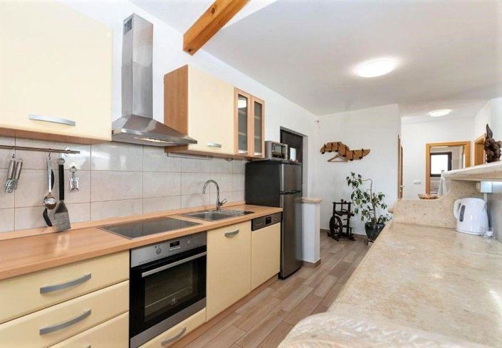 Image No.16-3 Bed Property for sale