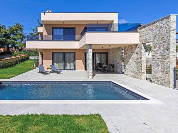 Image No.1-4 Bed Property for sale