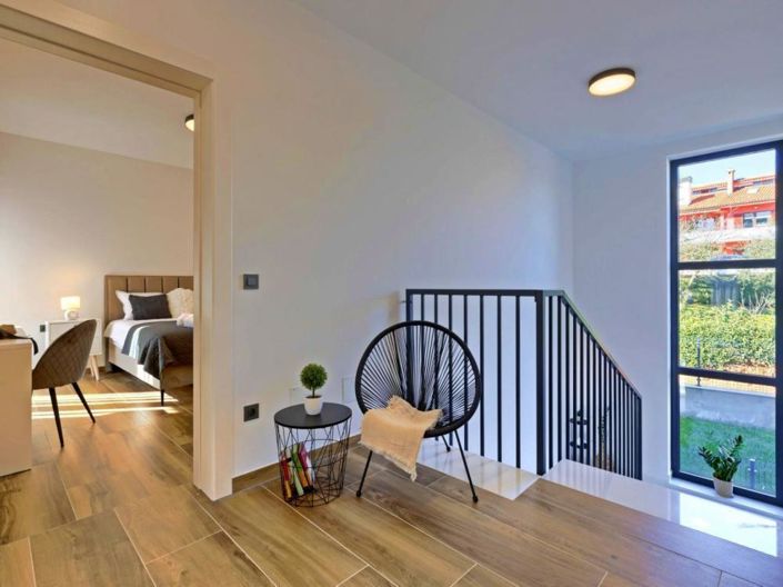 Image No.10-4 Bed Property for sale