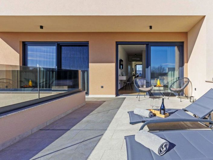 Image No.14-4 Bed Property for sale