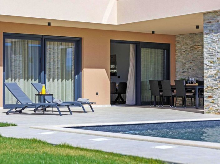 Image No.3-4 Bed Property for sale