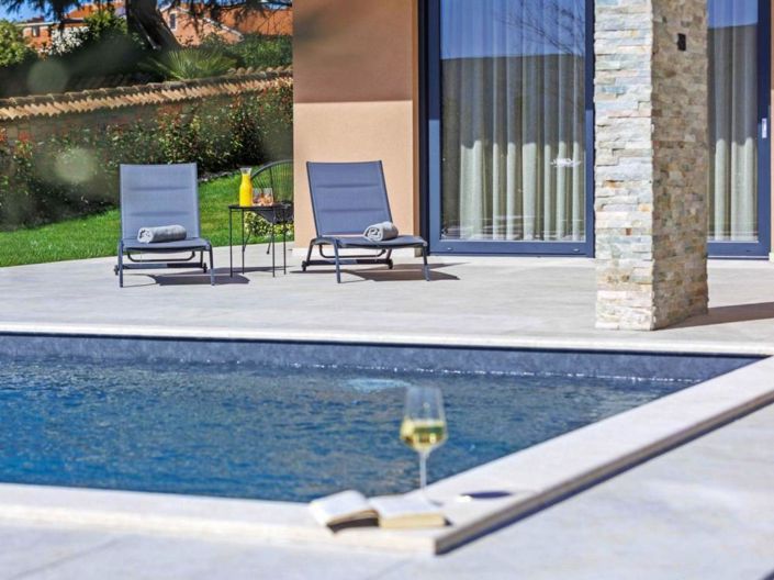 Image No.4-4 Bed Property for sale