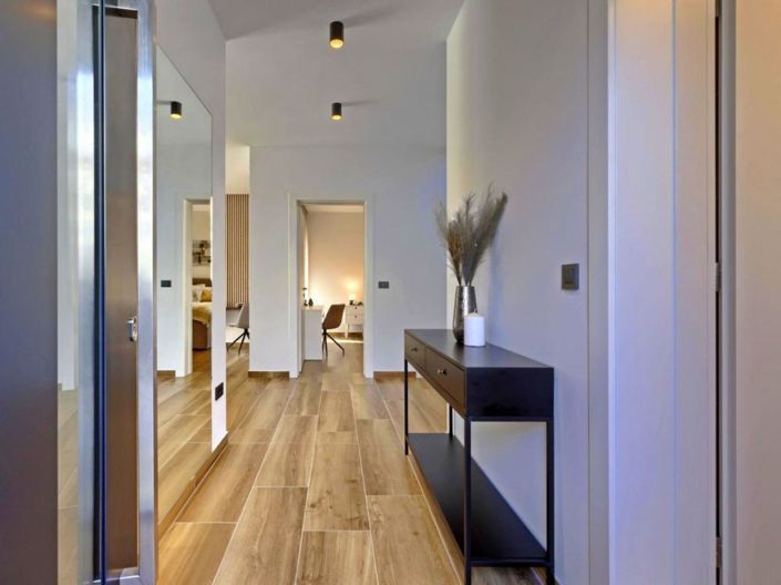 Image No.9-4 Bed Property for sale