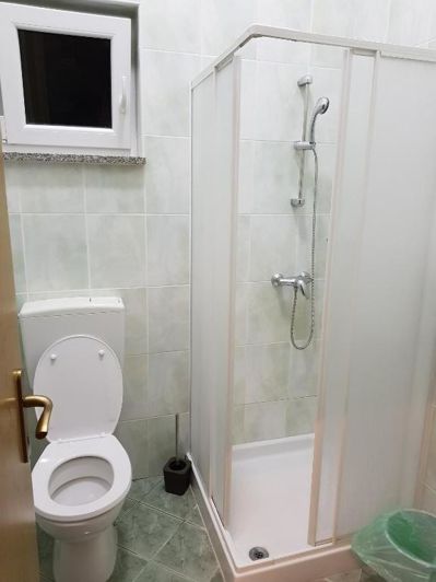 Image No.19-6 Bed Property for sale