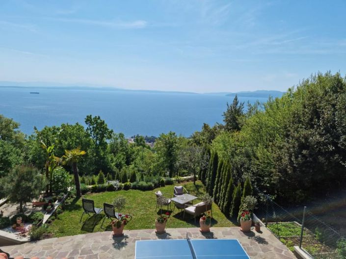 Image No.14-4 Bed Property for sale