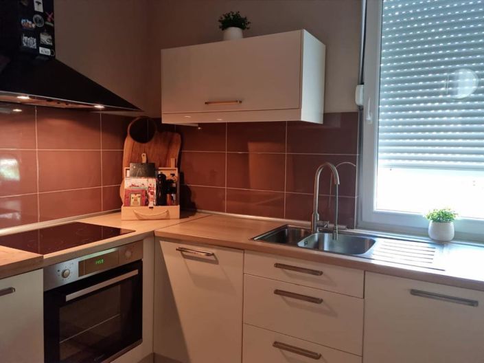 Image No.4-4 Bed Property for sale