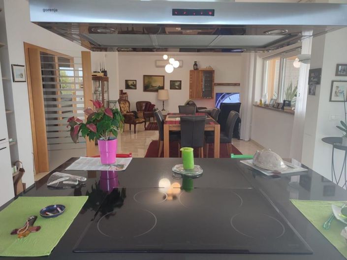 Image No.16-3 Bed Property for sale