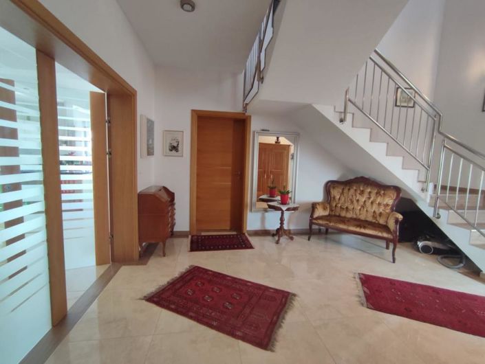 Image No.20-3 Bed Property for sale