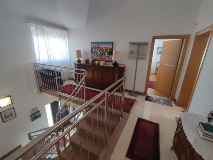 Image No.25-3 Bed Property for sale